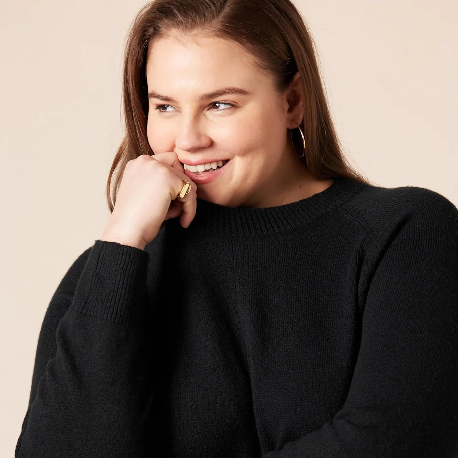 Amazon Essentials Women's Classic-Fit Soft Touch Long-Sleeve Crewneck Sweater