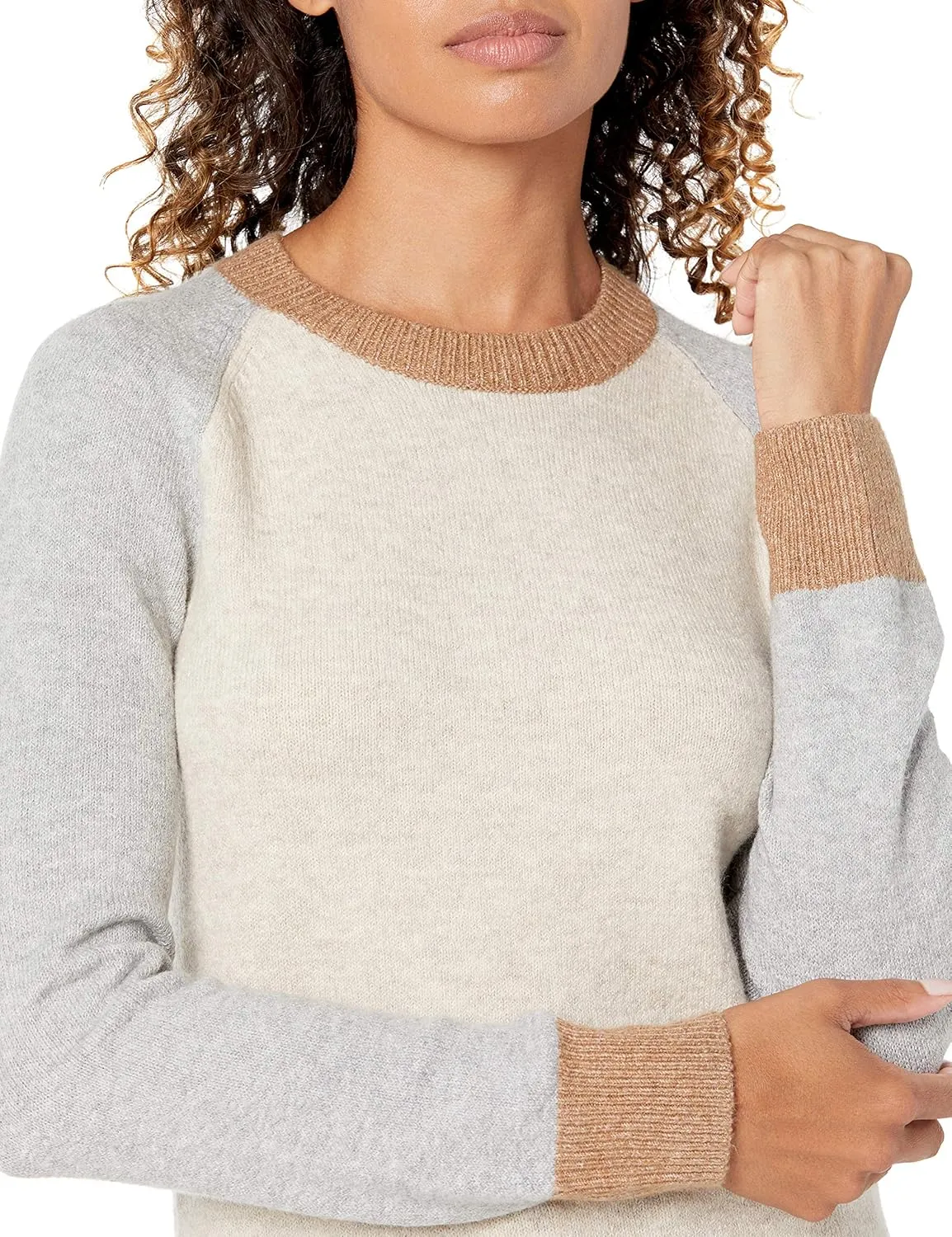 Amazon Essentials Women's Classic-Fit Soft Touch Long-Sleeve Crewneck Sweater