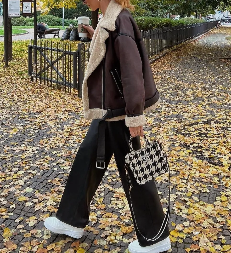 Aonoapll Women Faux Leather Sherpa Moto Jacket Lapel Fleece Lining Crop Leather Coat Y2k Shearling Bomber Jacket Streetwear