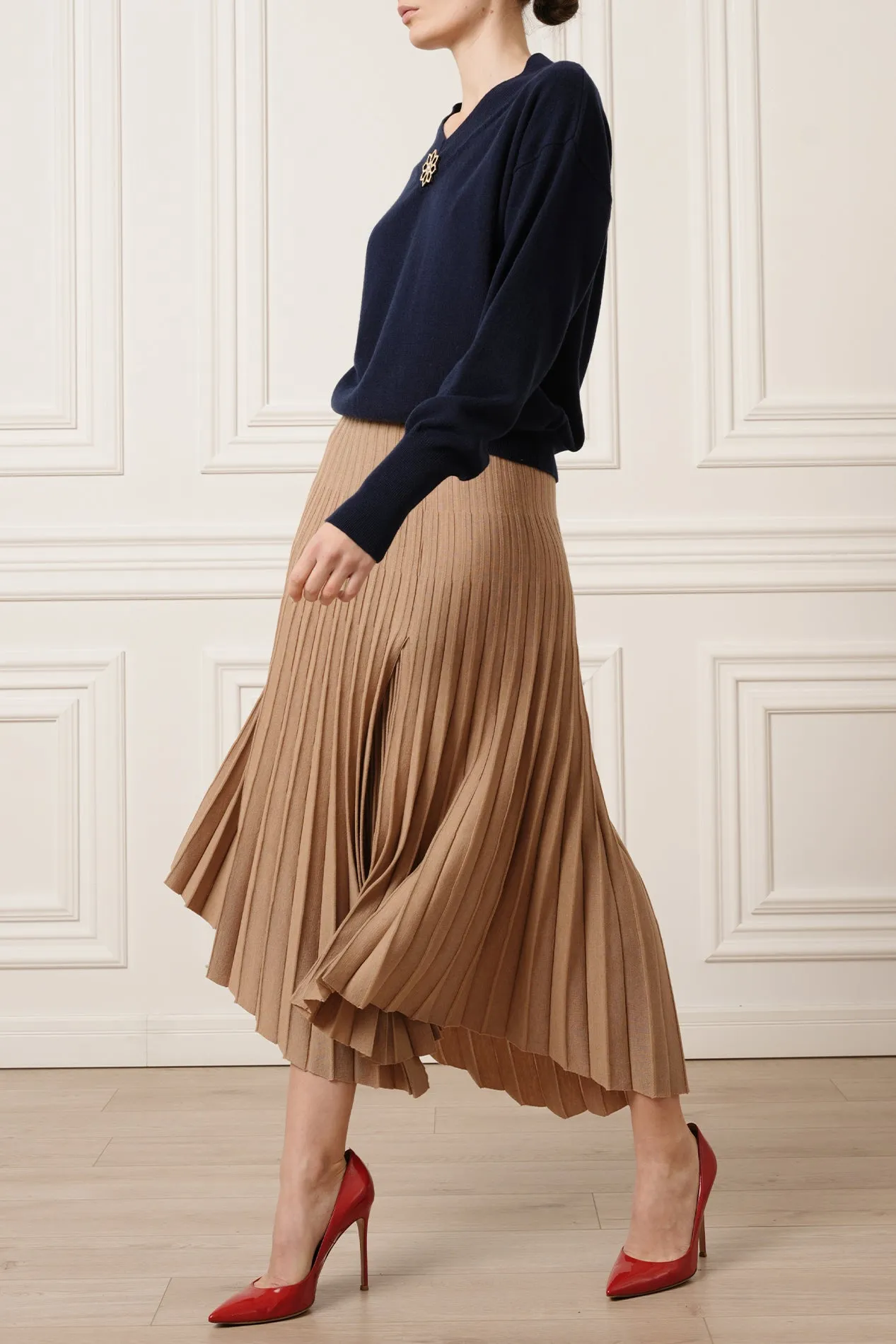 Huda V-Neck Cashmere Sweater In Neptune