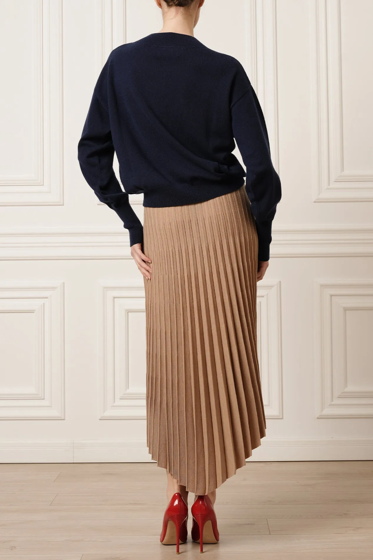 Huda V-Neck Cashmere Sweater In Neptune