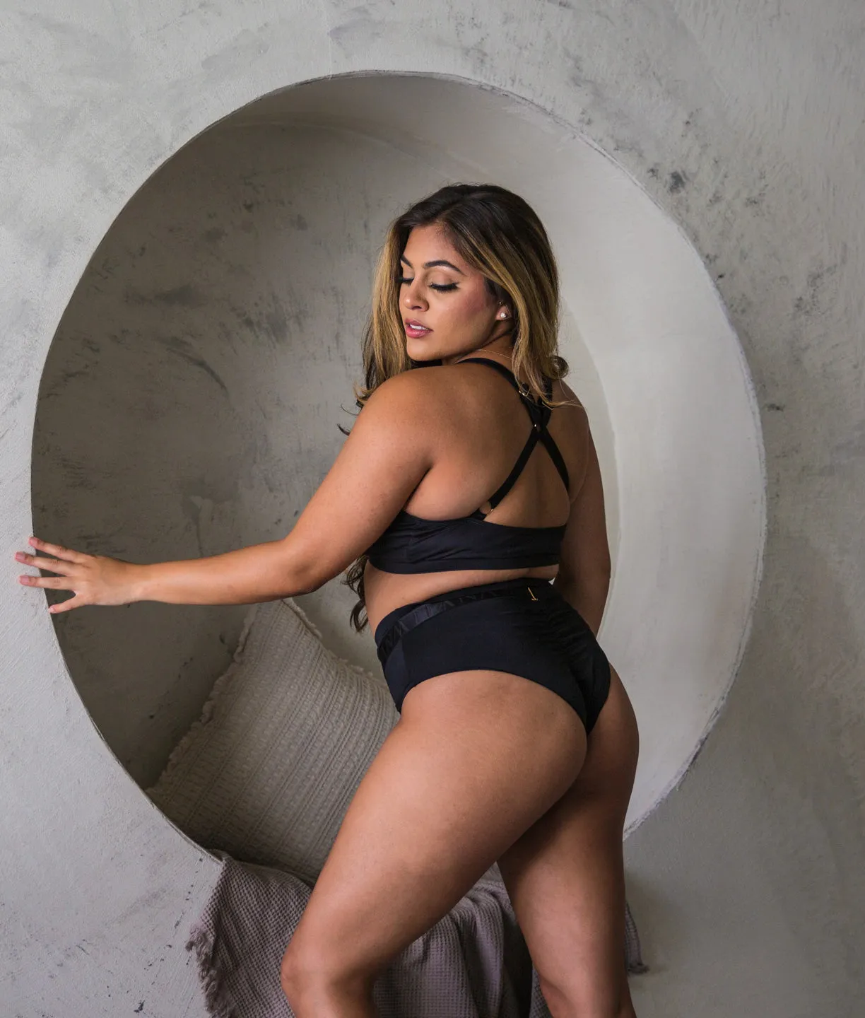 Sofia Shorts - Matte Black