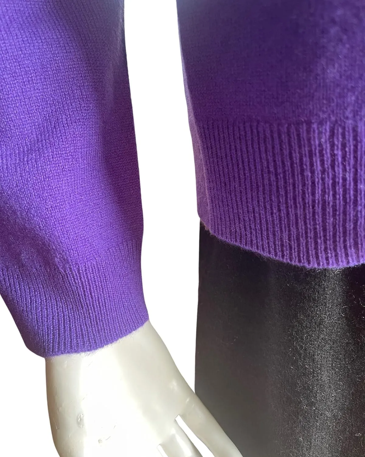 Women's 100% Cashmere Button Front Long Sleeve Cardigan Sweater. Comfort, Luxury, and Insulation, Soft Silky Texture