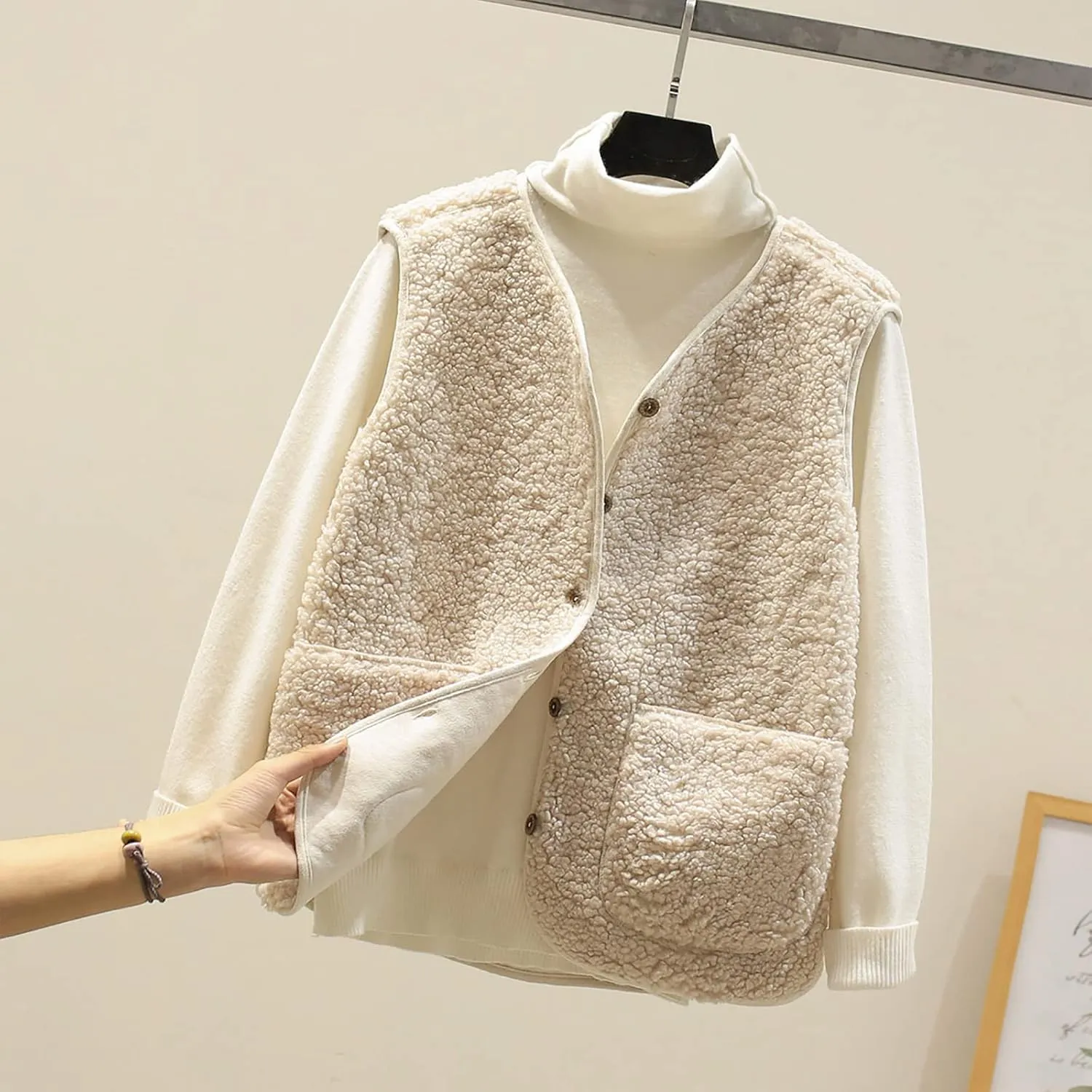 Women's Shaggy Teddy Vest Pocket Winter Short Jacket Lamb Wool Winter Sleeveless Fleece Button Solid Outerwear